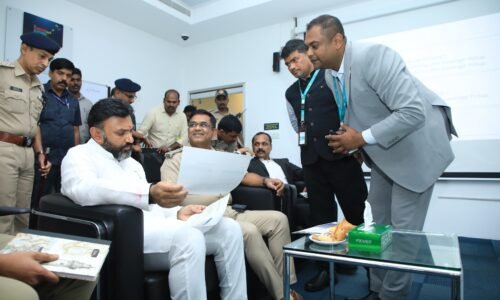 ಏರ್ಪೋರ್ಟ್ನಲ್ಲಿ ಖಾಸಗಿ ಟ್ಯಾಕ್ಸಿಗಳ ನಿಲುಗಡೆಗೆ ಅವಕಾಶ ನೀಡಿ ಸಂಸದ ಸುಧಾಕರ್ ಖಡಕ್ ಸೂಚನೆ!